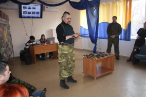 В очередной раз, на базе МУ ОЦ "Орленок", инструкторами ГКУ "Казачий центр государственной службы" был проведен семинар по традиционной воинской казачьей культуре.