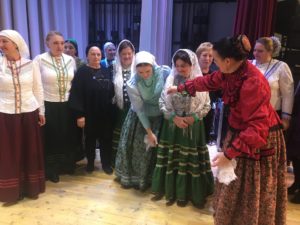 Проведение мастер-классов по владению традиционным казачьим оружием и традиционному казачьему женскому костюму в г.Урюпинск
