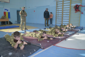 Военно-спортивная казачья игра «Достойные потомки славных казаков».