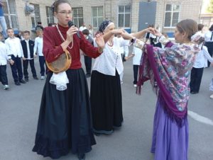 в ГБОУ «Волгоградская школа-интернат «Созвездие» прошел АРТ-фестиваль «Поем и играем казачьи песни»